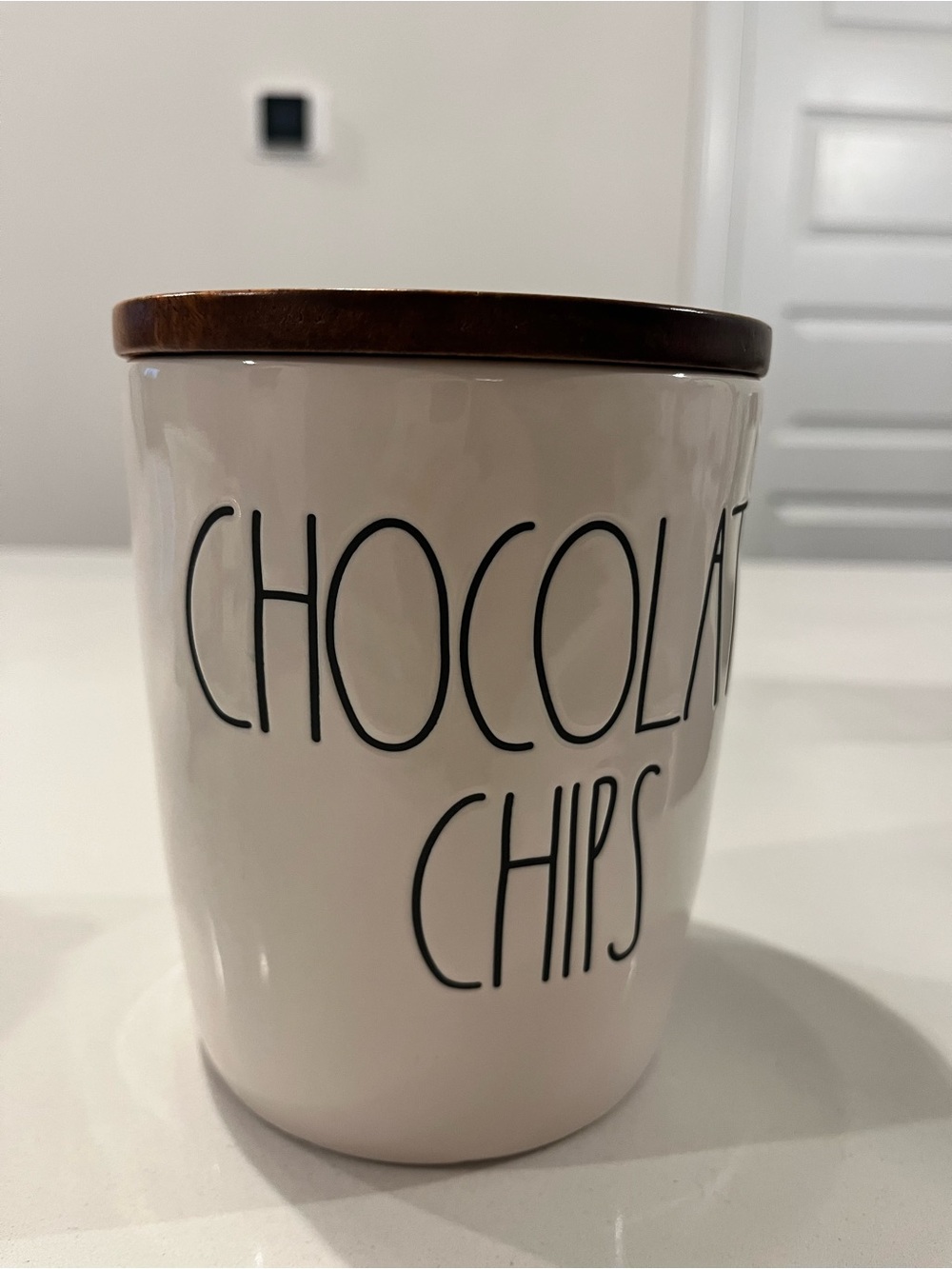 Rare RAE DUNN 🍫 White Ceramic Chocolate Storage Canister with Wood Lid